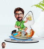 Personlig fisker (1 person) træfigur med print - karikatur efter dine billeder