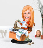 Personlig kvinde chef3 træfigur med print (1 person) - karikatur efter dine billeder