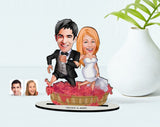 Personlig bryllupspar11 (2 personer) træfigur med print - karikatur efter dine billeder